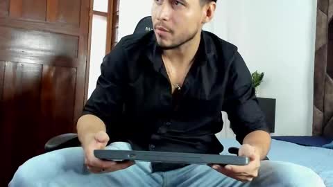 leo_carter1 online show from 02.28.26