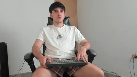 Snapshot of leo_jones389 chatting on 04.22.26 Leo Jones online show from 04.22.26