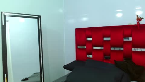 Snapshot of leo_morris chatting on 01.04.25 leo_morris online show from 01.04.25