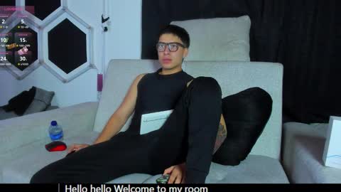 Snapshot of leo_muller chatting on 10.22.25 leo_muller online show from 10.22.25