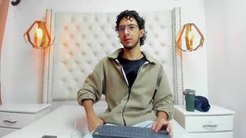 Snapshot of leo_sanz6 chatting on 06.13.26 LEO online show from 06.13.26