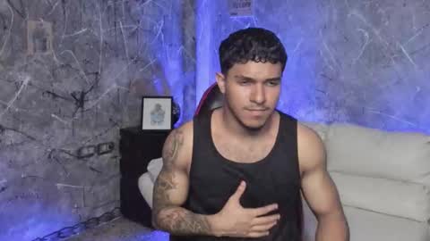 Leo independent model online show from 09.14.25