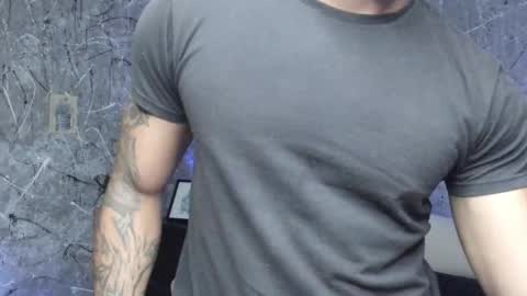 Leo independent model online show from 10.01.25