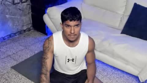 Leo independent model online show from 01.12.26