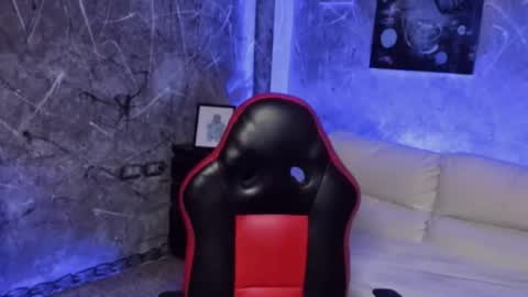 Leo independent model online show from 03.04.26