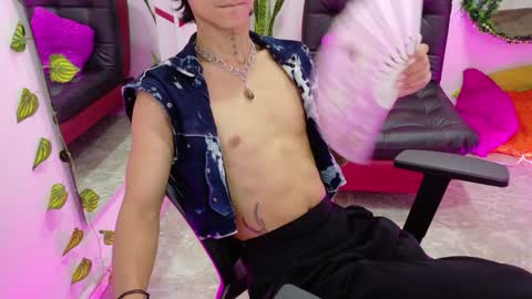 Snapshot of leoadamss chatting on 12.19.24 Leo online show from 12.19.24