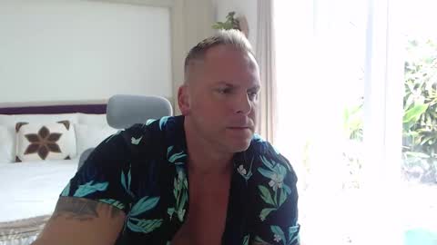 TheBigLeo online show from 10.27.25