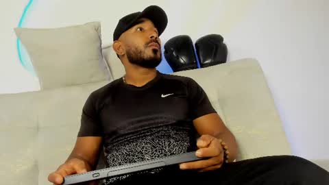 Snapshot of leocarter_ chatting on 06.12.26 leo online show from 06.12.26
