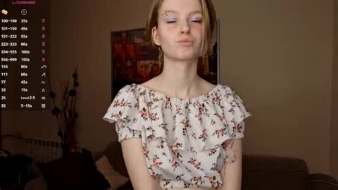 Hello Im Roxy Im just starting my journey here so lets get acquainted online show from 03.14.26