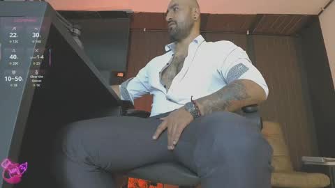 Snapshot of leon_1717 chatting on 04.30.26 Leon online show from 04.30.26