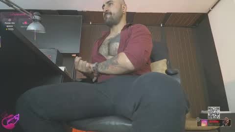 Snapshot of leon_1717 chatting on 05.15.26 Leon online show from 05.15.26