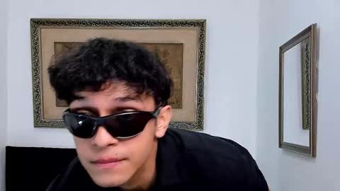 Snapshot of leon_connor chatting on 10.06.25 Leon Connor online show from 10.06.25