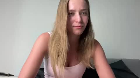 Snapshot of leona_grand chatting on 06.23.26 Emma online show from 06.23.26