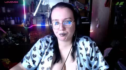 Snapshot of leona_harrison chatting on 12.09.24 Leona Harrison online show from 12.09.24