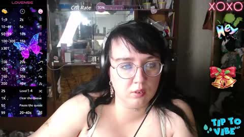 Snapshot of leona_harrison chatting on 12.13.24 Leona Harrison online show from 12.13.24