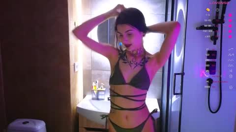 Donna online show from 11.21.25