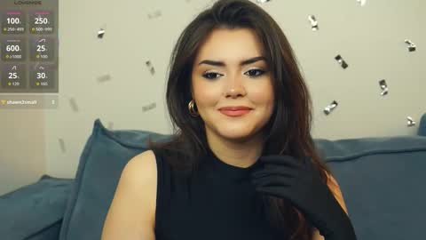 Snapshot of leonardarizk chatting on 09.26.25 Mia online show from 09.26.25
