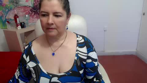 leonela   online show from 09.28.25