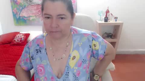 leonela   online show from 10.27.25