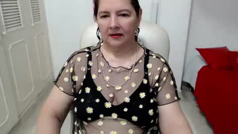 Snapshot of leonela_69 chatting on 06.11.26 leonela online show from 06.11.26
