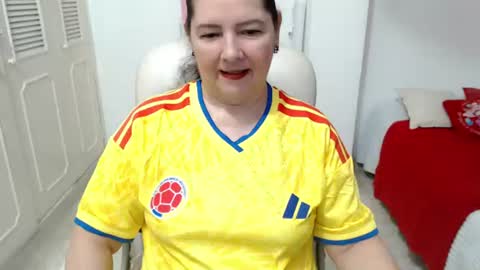 Snapshot of leonela_69 chatting on 06.28.26 leonela online show from 06.28.26