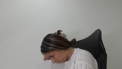 Snapshot of leonella_ass__ chatting on 01.03.25 Leonella online show from 01.03.25