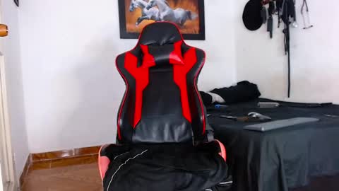 Snapshot of leonidas_k18 chatting on 03.04.25 ANDRES online show from 03.04.25