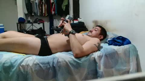Snapshot of leonino231 chatting on 04.25.26 leonino231 online show from 04.25.26