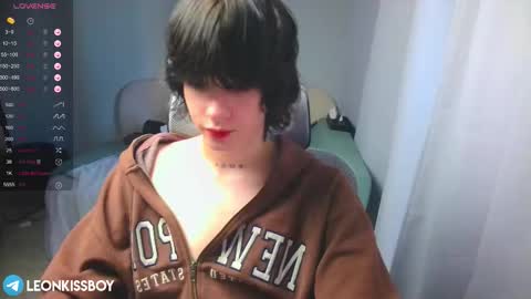 leonkissboy online show from 03.15.26