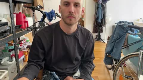 Snapshot of leonvampire chatting on 09.11.25 Leon online show from 09.11.25