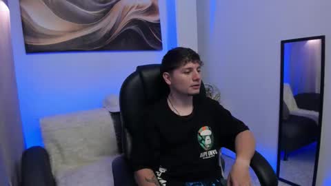 Snapshot of leoo_miller chatting on 02.11.26 Leo online show from 02.11.26