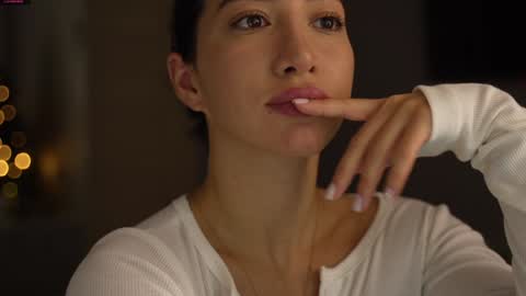 Leora online show from 12.24.24