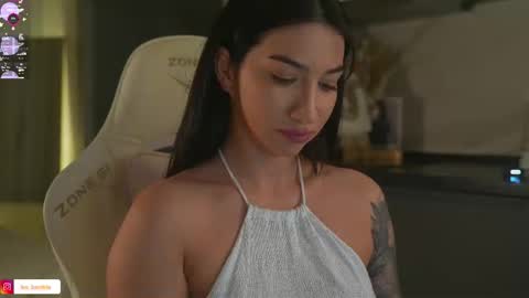 Leora online show from 11.28.25