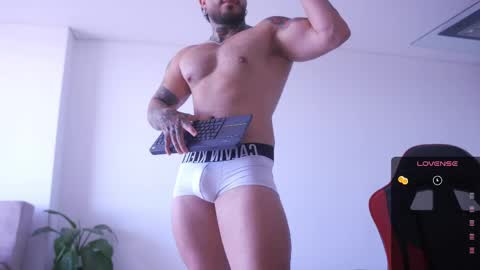 Snapshot of leosalvatore_ chatting on 05.16.26 Leo Salvatore online show from 05.16.26