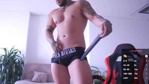 Snapshot of leosalvatore_ chatting on 06.02.26 Leo Salvatore online show from 06.02.26