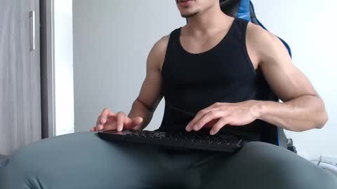 Snapshot of leostorm25 chatting on 04.23.26 leostorm25 online show from 04.23.26
