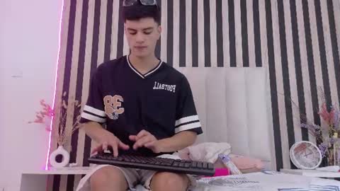 leotease online show from 07.14.26