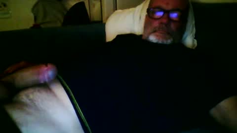 Snapshot of leporonga chatting on 10.30.25 leporonga online show from 10.30.25