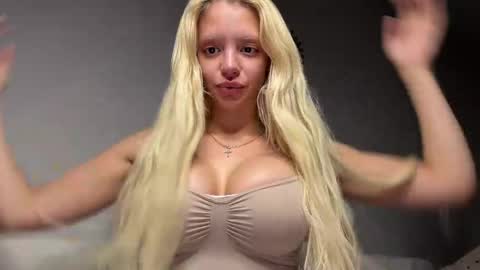 Snapshot of lesi_moonie chatting on 06.07.26 Lesi Join my fanclub before use my fanmenu online show from 06.07.26