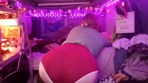 LesleyGumGrass- The Boring Trans girl online show from 09.26.25