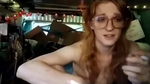 Snapshot of lesleygumgrass chatting on 05.13.26 LesleyGumGrass- The Boring Trans girl online show from 05.13.26