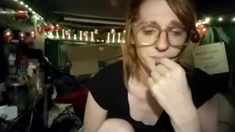 Snapshot of lesleygumgrass chatting on 06.17.26 LesleyGumGrass- The Boring Trans girl online show from 06.17.26