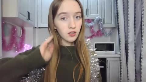  LESLIE   online show from 12.22.24