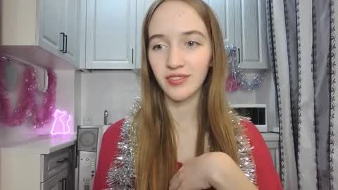  LESLIE   online show from 12.22.24