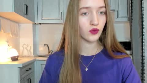  LESLIE   online show from 10.08.25