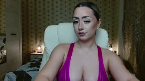 Snapshot of leslie_secret chatting on 01.06.25 leslie_secret online show from 01.06.25