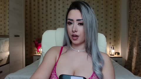 Snapshot of leslie_secret chatting on 03.10.25 leslie_secret online show from 03.10.25