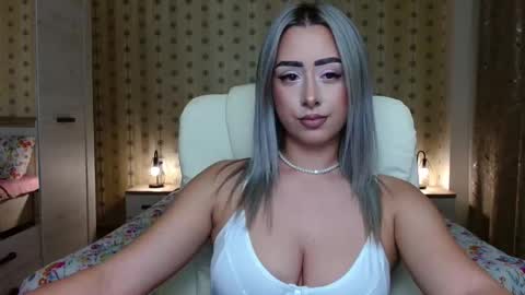 Snapshot of leslie_secret chatting on 10.01.25 leslie_secret online show from 10.01.25