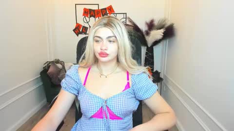 lesliemineg online show from 10.27.25