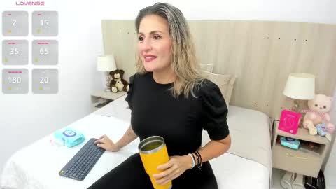 Lesly Santodomingo online show from 01.07.26